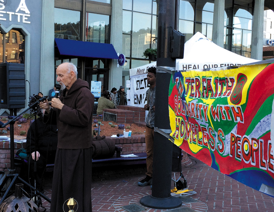 Franciscan friar Louie Vitale confronts Berkeley’s anti-homeless laws and speaks out for the rights of the poor. Alex Madonik photo